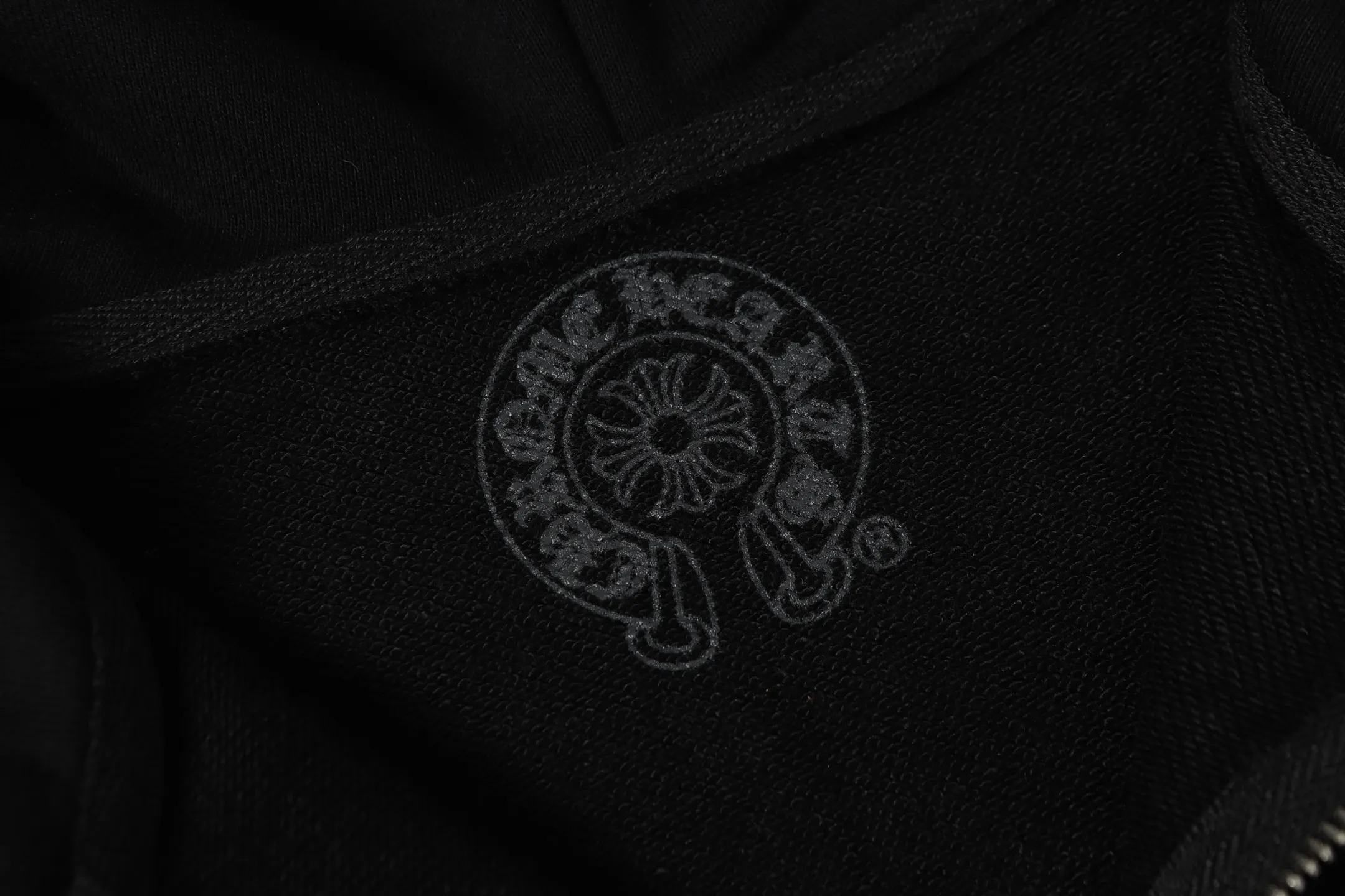 P260 -Chrome Hearts/Chrome Hearts Colorful Sanskrit Printed Zip Sweater Cardigan Jacket -High weight, high density and high quality. The wool is soft and skin-friendly. It feels soft and silky. It has excellent warmth and skin-friendly properties.
